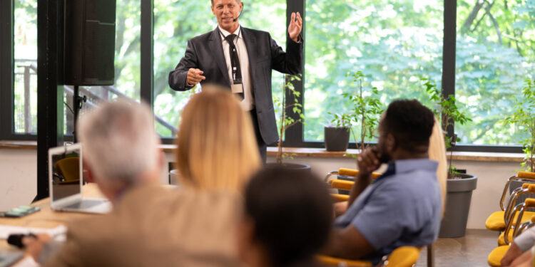 Educação: tema para Conferências