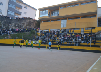 JOGO COM MOLDURA HUMANA INVEJÁVEL