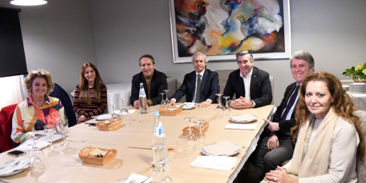 Famalicão, Trofa e Santo Tirso sentaram-se à mesa