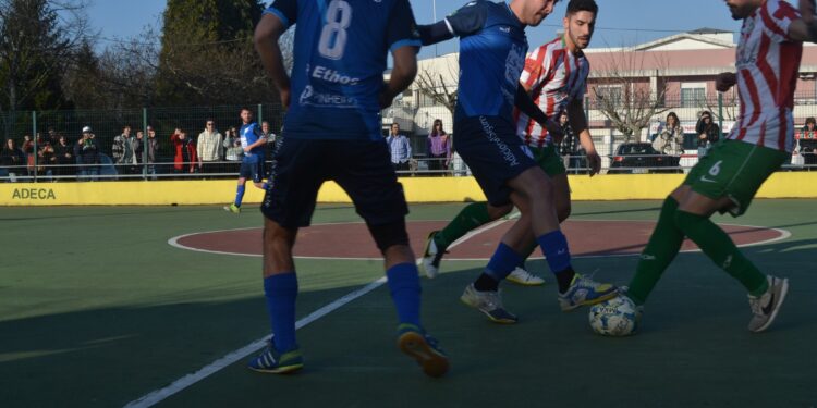 JOGO COM MOLDURA HUMANA INVEJÁVEL