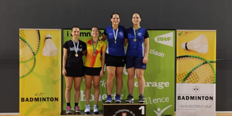 DESPORTO: FAC participou em duas categorias Badminton