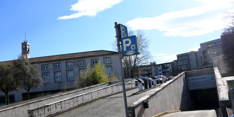 FAMALICÃO: Tarifas de estacionamento mais baratas