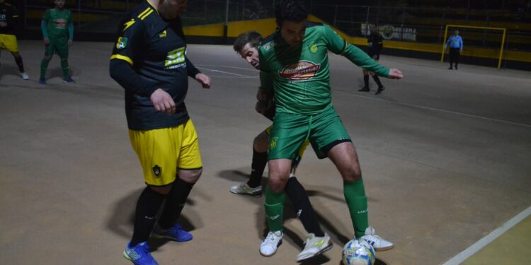 JOGO COM MOLDURA HUMANA INVEJÁVEL