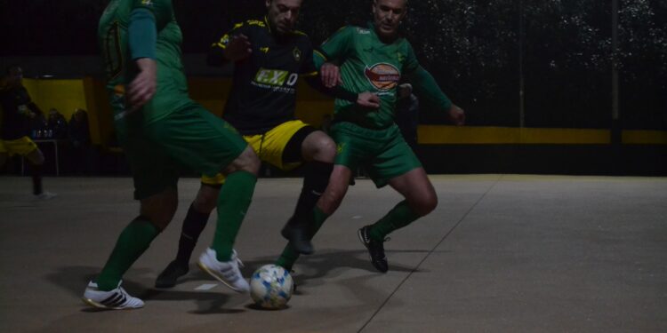 JOGO COM MOLDURA HUMANA INVEJÁVEL