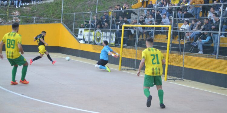 JOGO COM MOLDURA HUMANA INVEJÁVEL