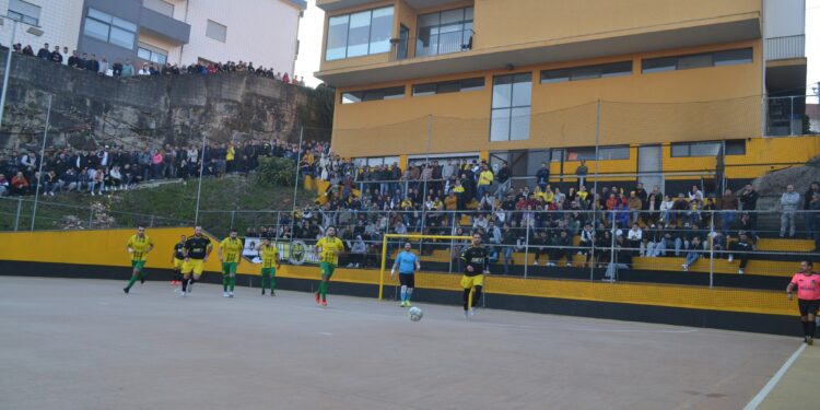 JOGO COM MOLDURA HUMANA INVEJÁVEL