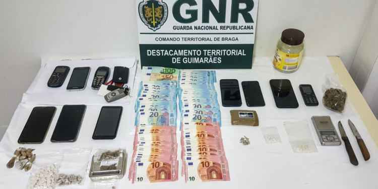 GUIMARÃES: Dois homens de 27 anos constituídos arguidos