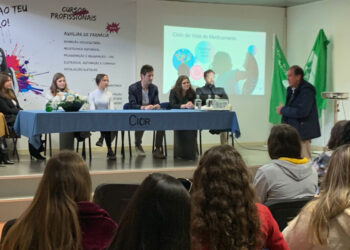 FAMALICÃO: FORMAÇÃO MAIS PRÓXIMA