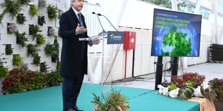 Famalicão: Sessão pelo clima