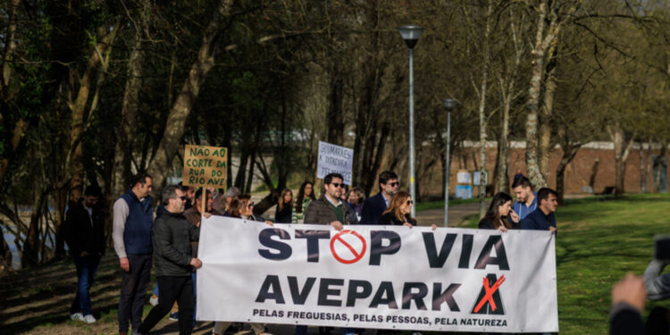 Ligação ao AvePark criticada