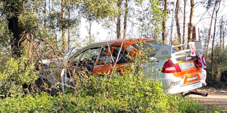 Saída de estrada aparatosa