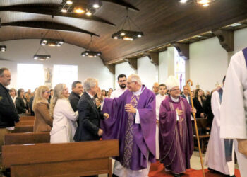 Monsenhor celebra bodas de ouro