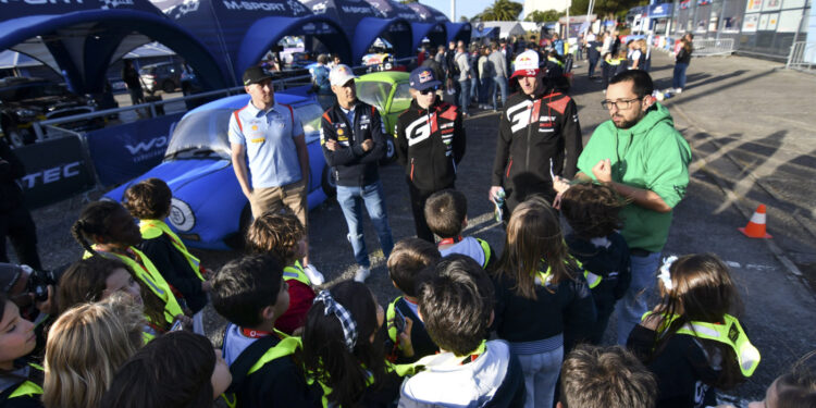 Crianças no Vodafone Rally de Portugal