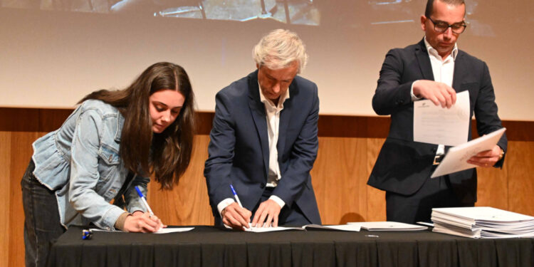 Apoios entregues a entidades famalicenses