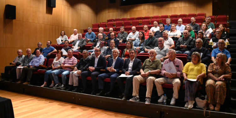 Apoios entregues a entidades famalicenses