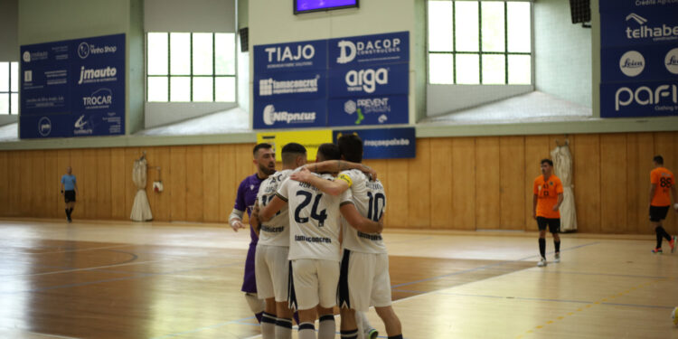 SSC/FC Famalicão vence