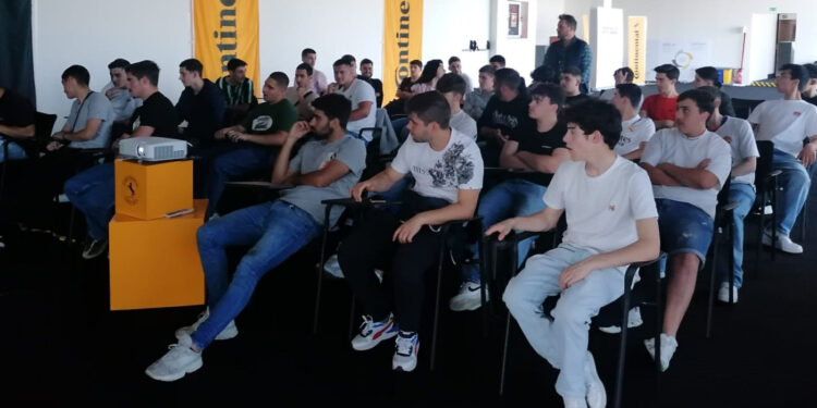 RIBA DE AVE: Conhecer a realidade laboral