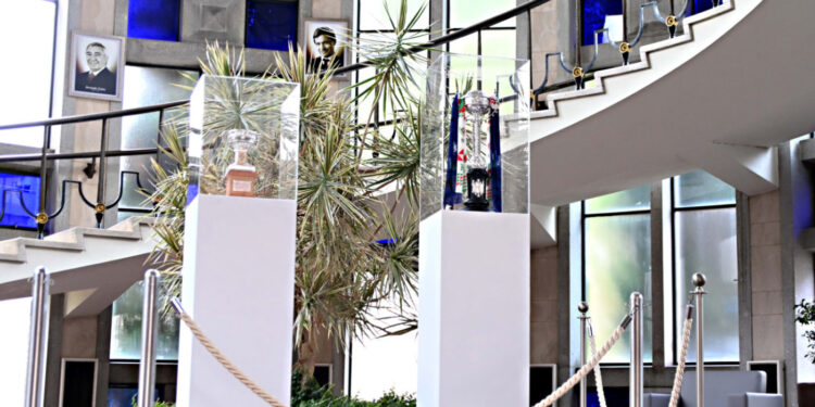 Famalicão: Taças expostas nos Paços do Concelho