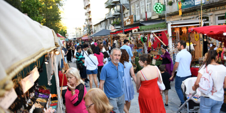 Famalicão “recua” mil anos