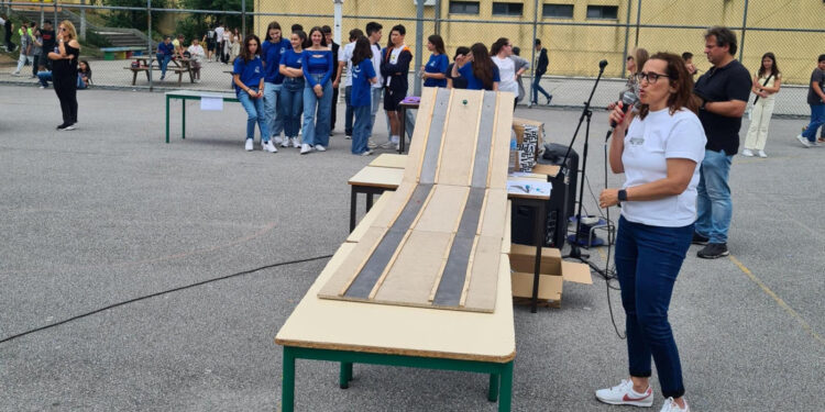 Corrida de carros nas escolas