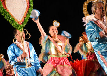 FAMALICÃO: Há Cheirinho a Sardinha Assada e Manjerico