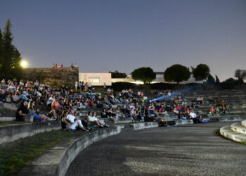 Olhar a tela nas noites de Verão