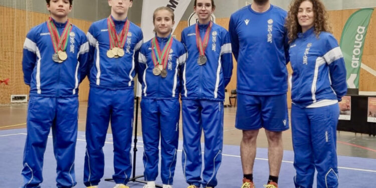 Jing-She esteve em competição