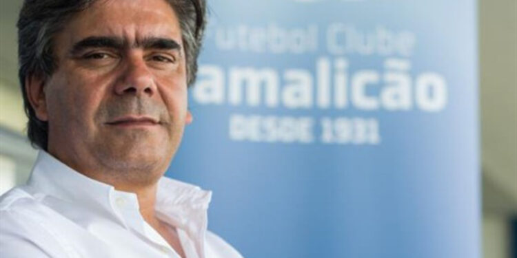 FC Famalicão com Comissão Diretiva