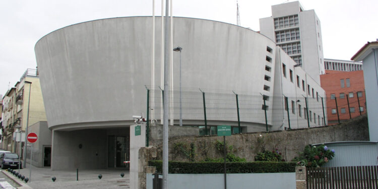 Entrega de droga na prisão