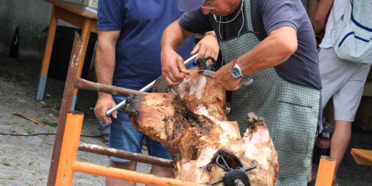 Arnoso Santa Maria atrai Espanhóis