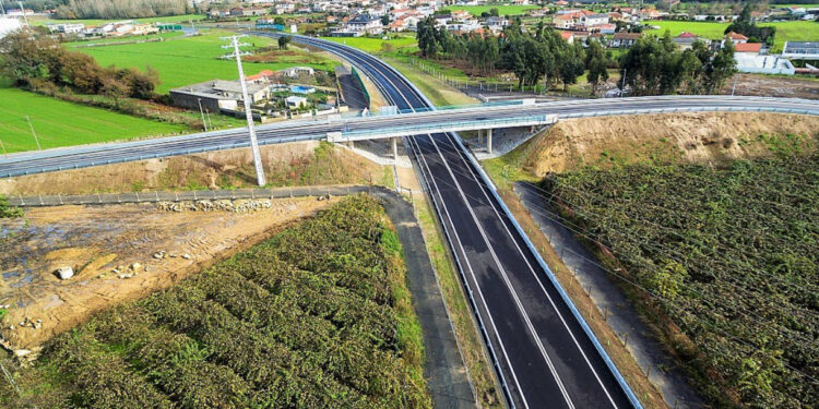 OBRAS NA VARIANTE À EN 14