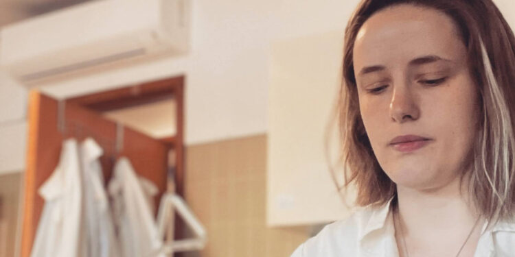 Alerta contra os microplásticos em água