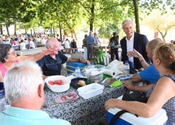 Lemenhe acolheu avós