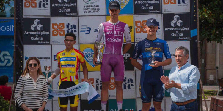 Primeira vitória da época