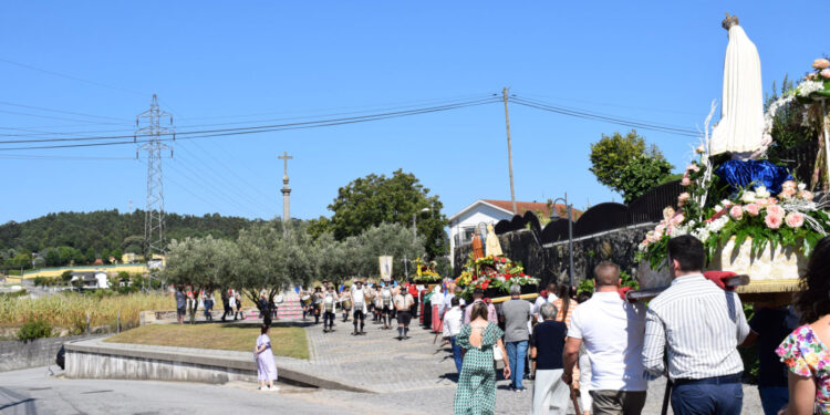 Romaria em Outiz