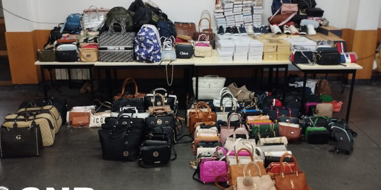 Três detidos por contrafação