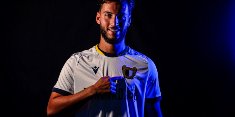 Tom Lacoux reforça Famalicão