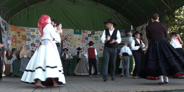 Dois dias de festa em Requião