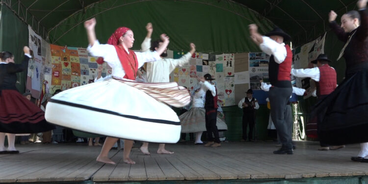 Dois dias de festa em Requião
