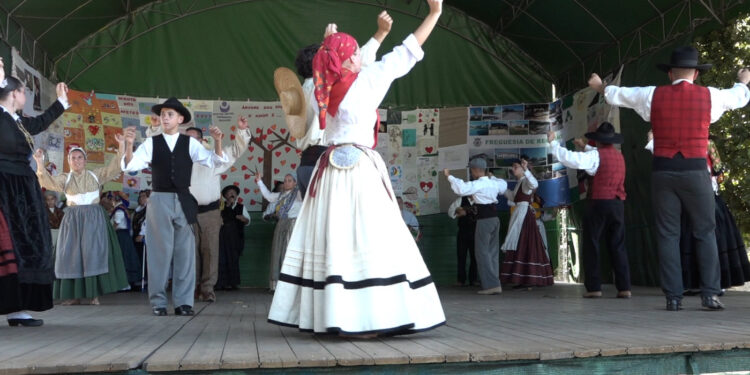 Dois dias de festa em Requião