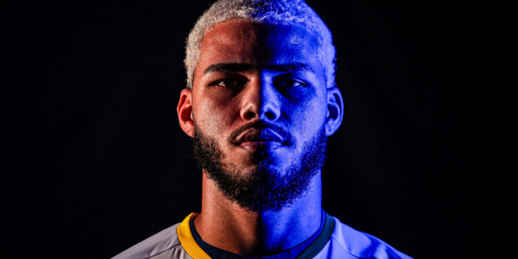 FC Famalicão reforça defesa