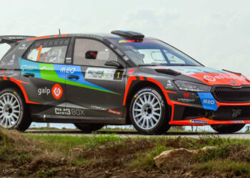 Na liderança, em Chaves