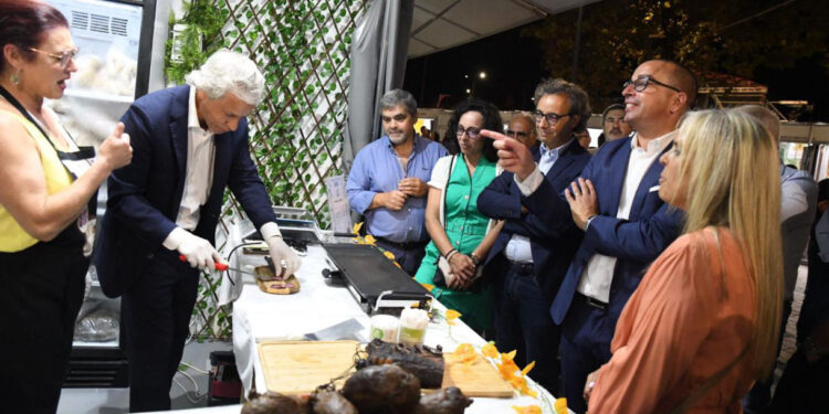 FAMALICÃO: Adeus com agradecimento