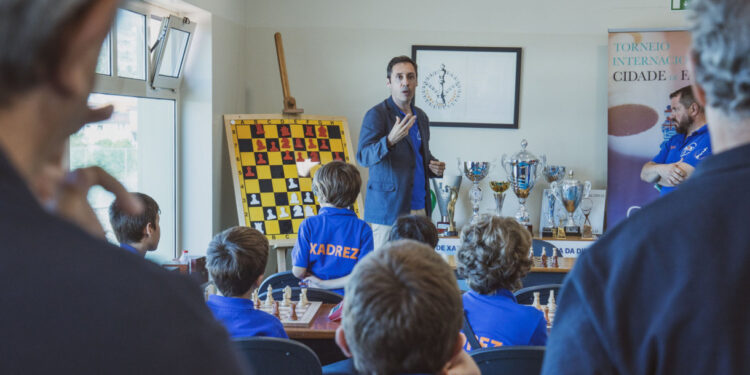 Famalicão: Aguarda decisão