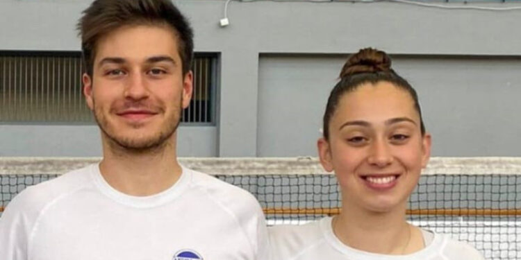 Atletas renovam pelo FAC