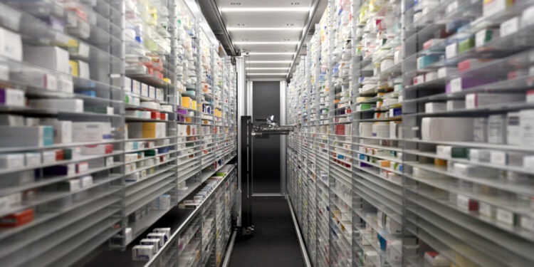 Famalicão apoia nos medicamentos