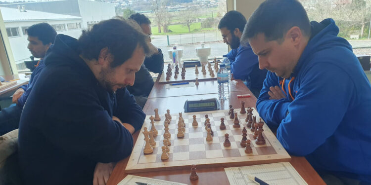 Equipas A e B lideram campeonatos nacionais