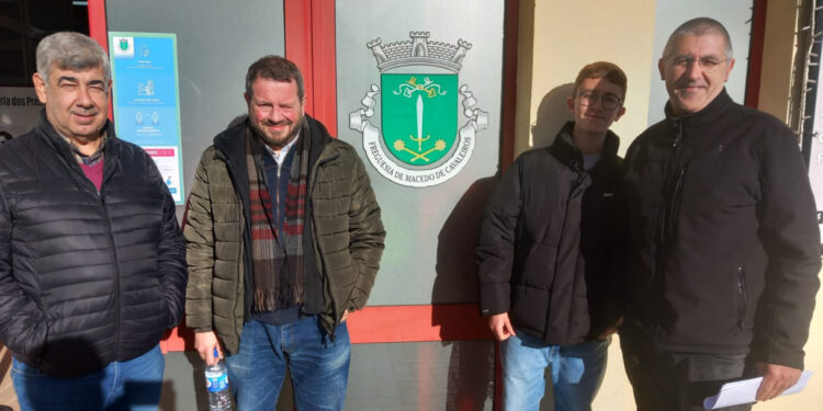 Equipas A e B lideram campeonatos nacionais