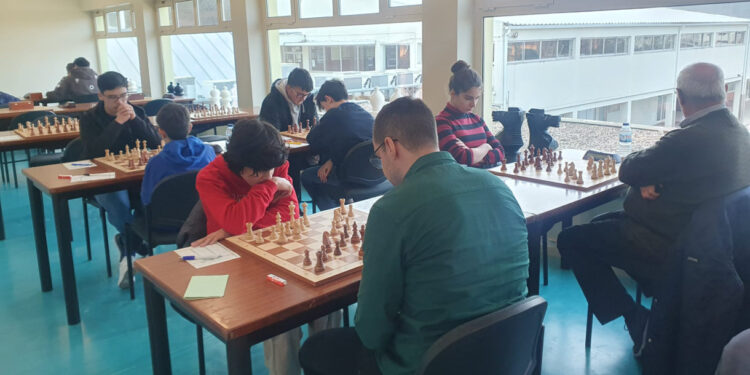 Equipas A e B lideram campeonatos nacionais