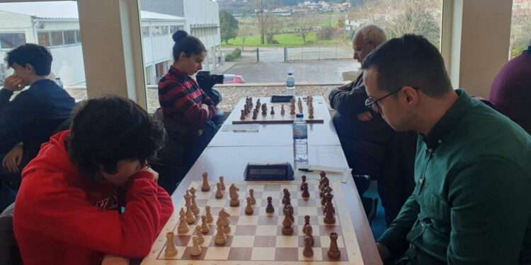 Equipas A e B lideram campeonatos nacionais